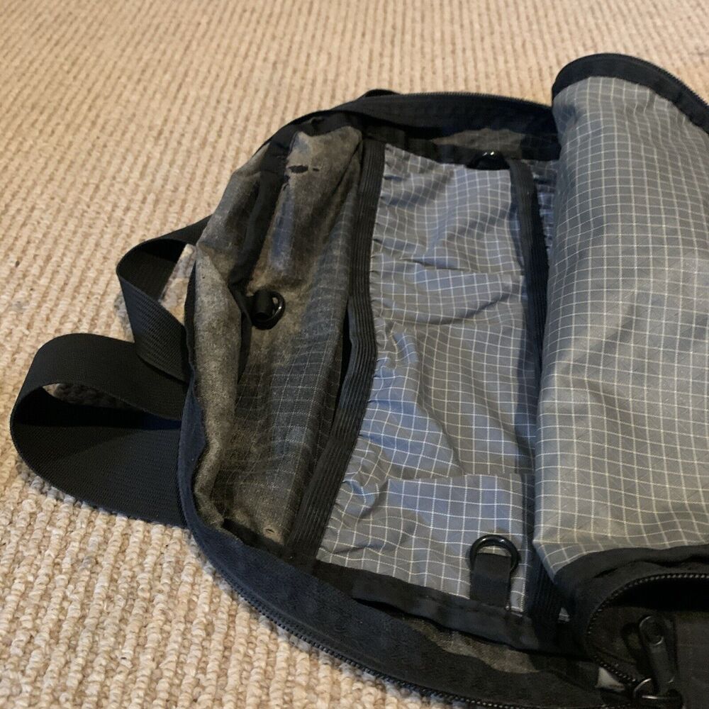 Tom Bihn - Daylight Backpack - Black 400 Halcyon/Northwest Sky 200 Halcyon - Picture 7 of 9